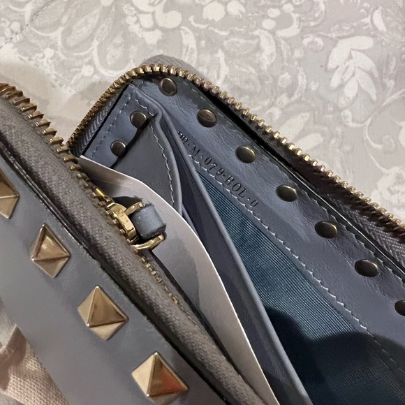 Valentino Garavani Wallet - πAuthenticπ - Picture 5 of 9